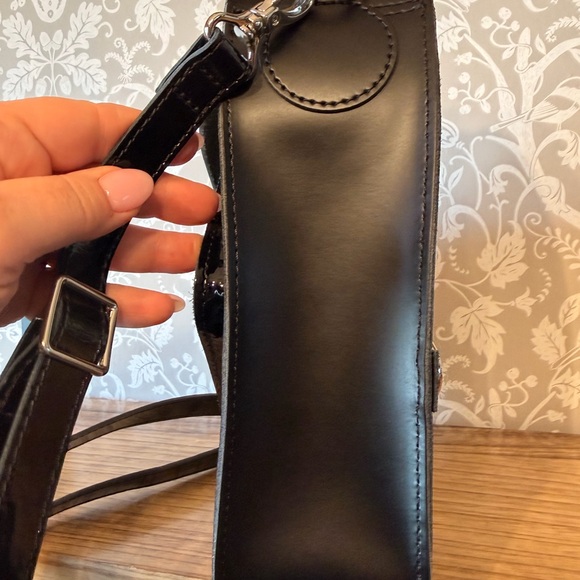 Dr. Marten’s Black Kiev Leather Large Heart Convertible Shoulder Bag Backpack - Picture 6 of 17